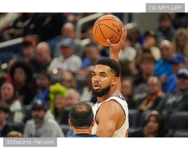 布伦森比赛季初与兰德尔挡拆更高效拉开进攻空间